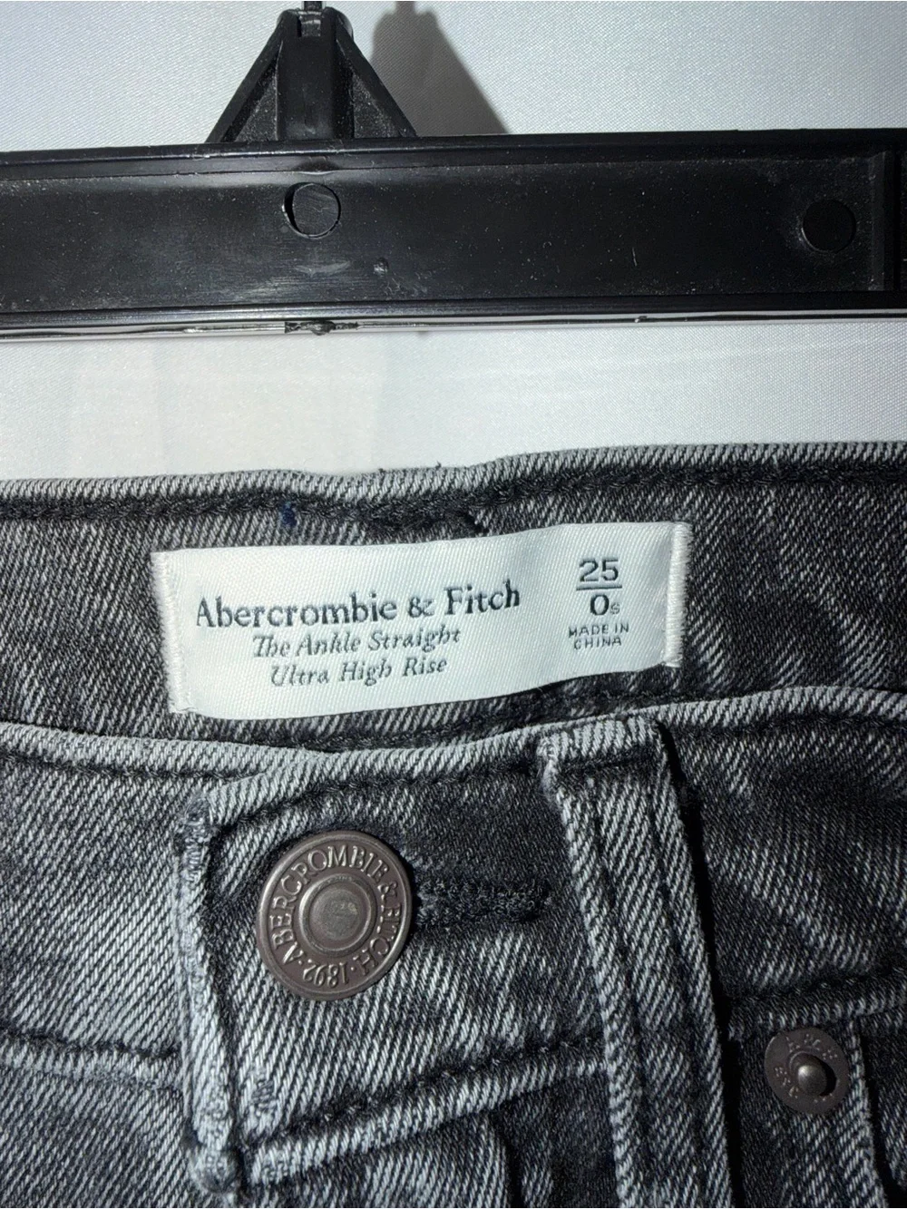 Abercrombie & Fitch Jeans Straight Leg Raw Hem High Rise Faded Charcoal Black 25